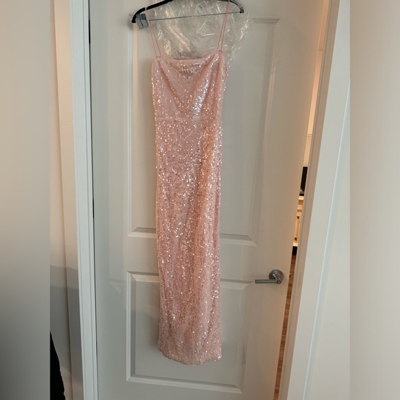 REFORMATION - FRANKIE DRESS - PINK SEQUIN SIZE 2- WORN ONCE GREAT CONDITION - Picture 4 of 6